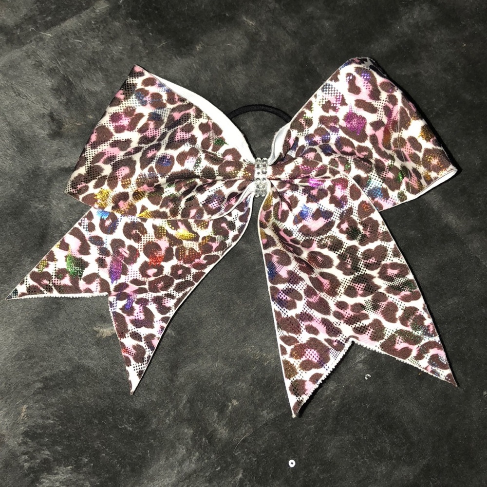 Cheer bow